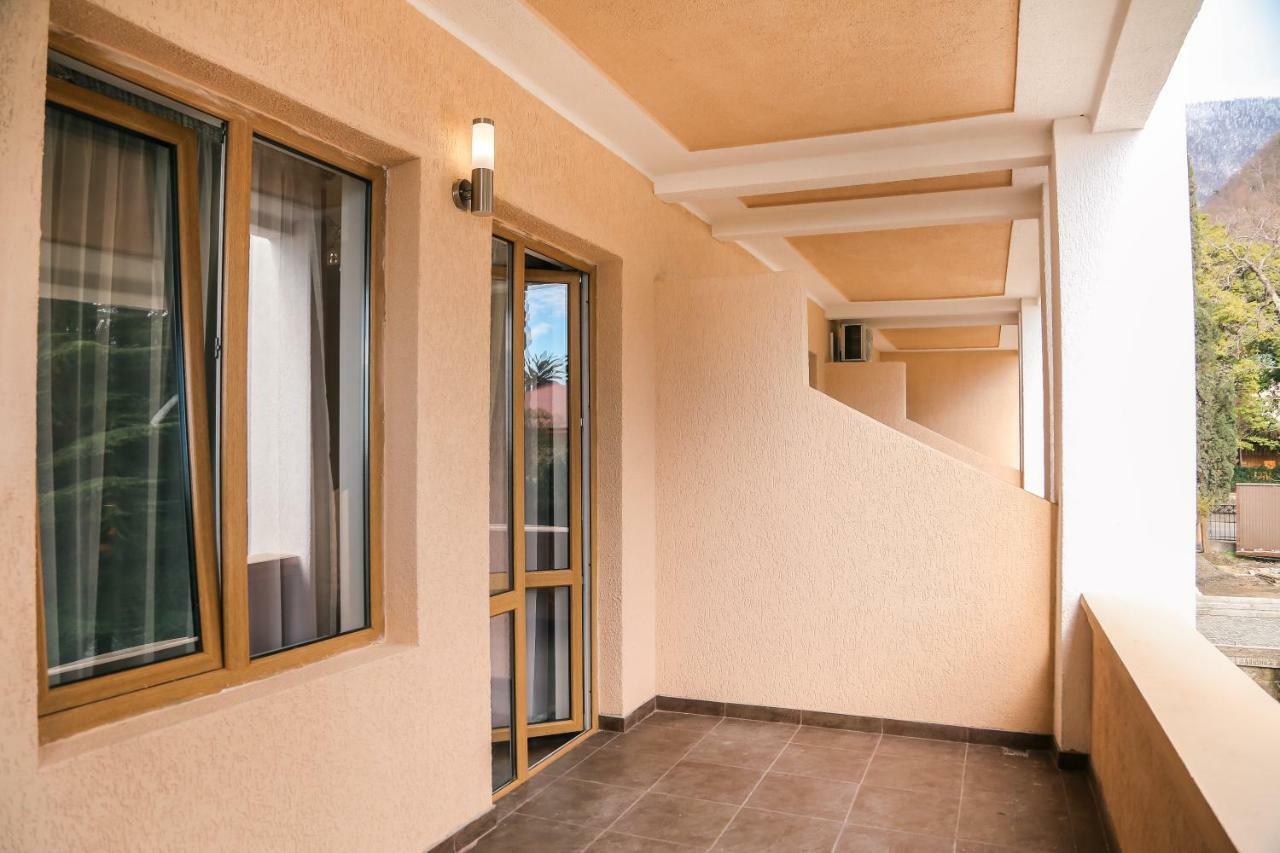 Old Gagra Hotel Εξωτερικό φωτογραφία