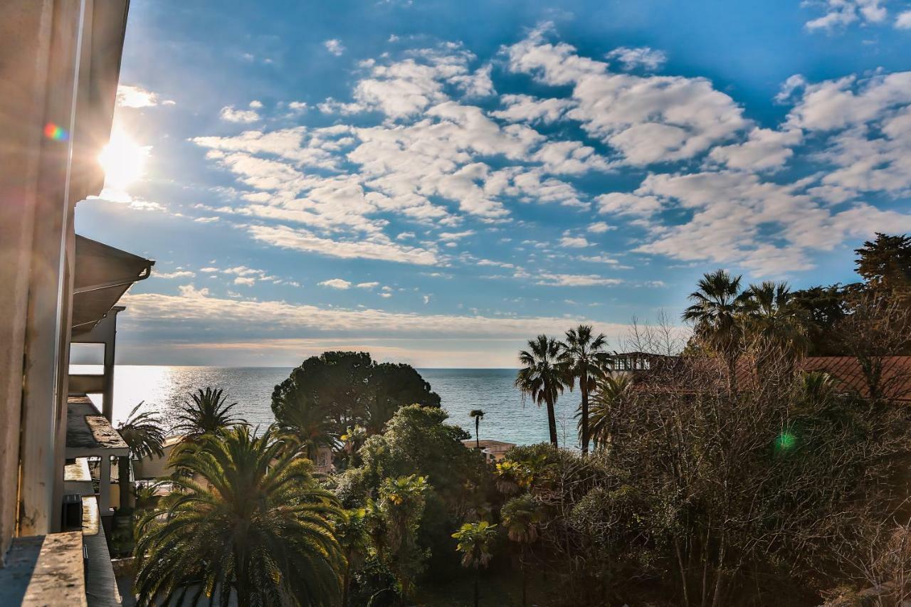Old Gagra Hotel Εξωτερικό φωτογραφία