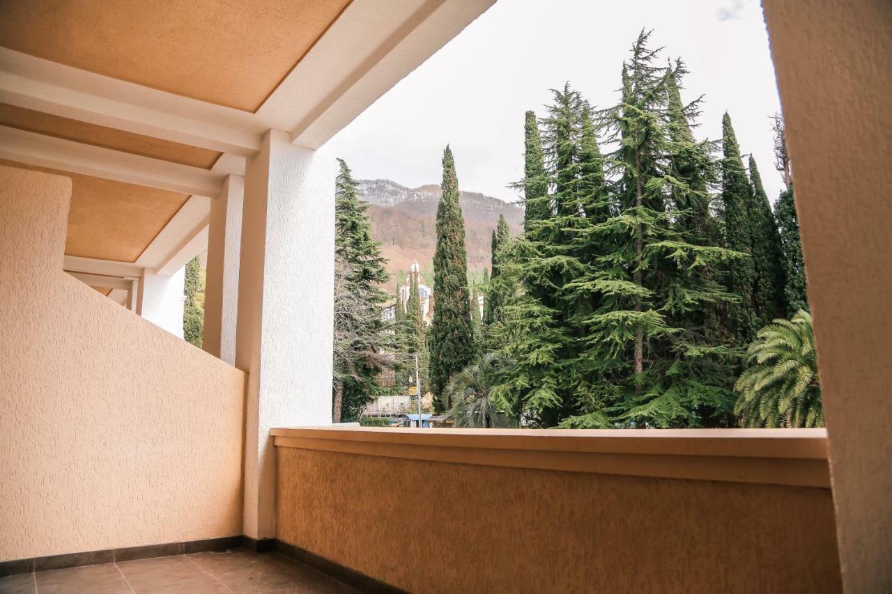 Old Gagra Hotel Εξωτερικό φωτογραφία