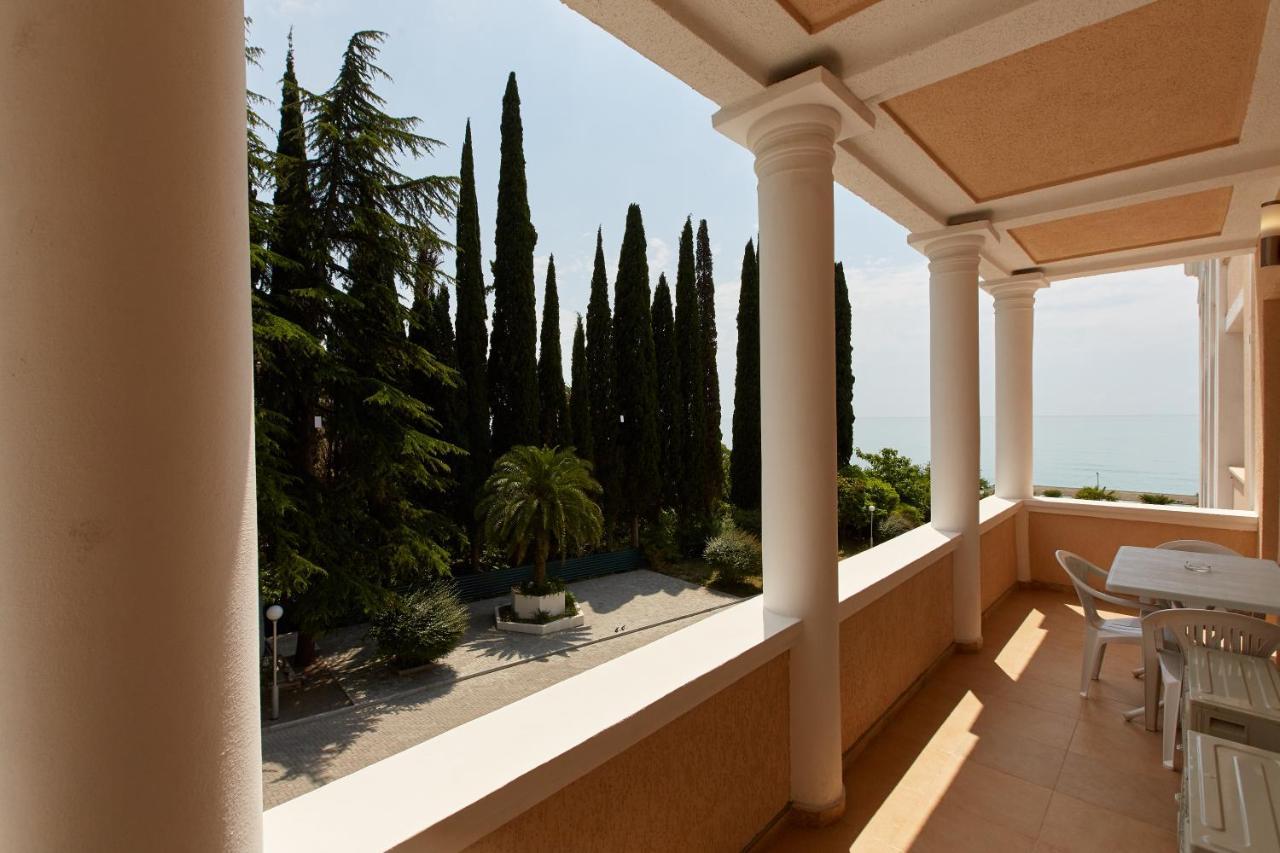 Old Gagra Hotel Εξωτερικό φωτογραφία